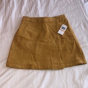 🆕NWT SUEDE SKIRT🆕